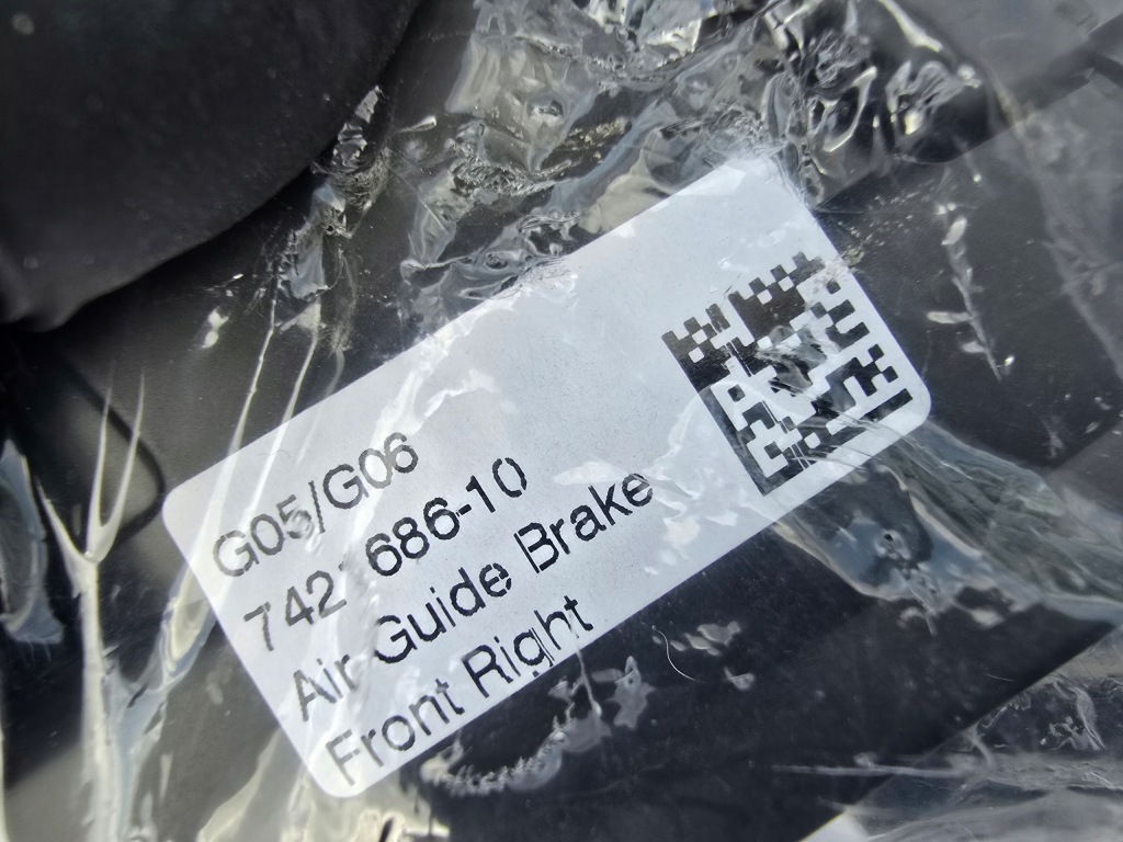 Впуск повітря гальма правий bmw g05 g06 g07 7421686 оригінал  новий Зі Шроту