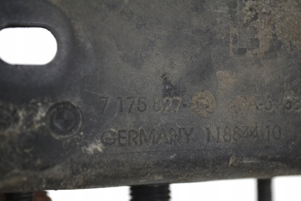 фото №5, Bmw x6 e71 m50d 2013 lhd задний ограничитель крышки багажника левый 7175827