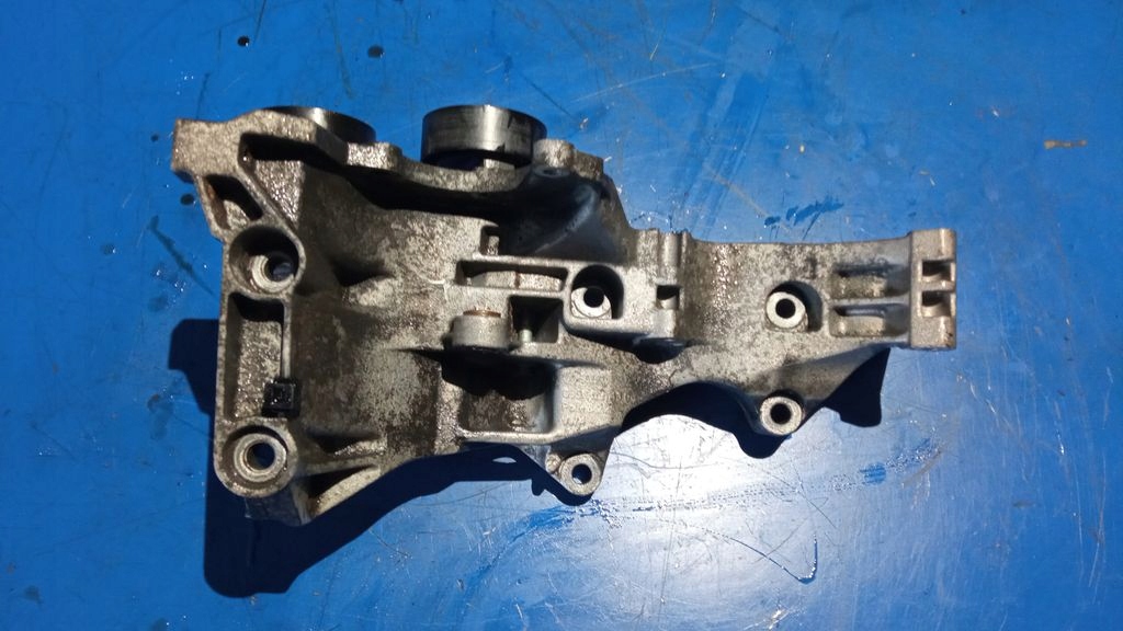 Купити 03g903143d кронштейн генератора audi a4 2.0 tdi