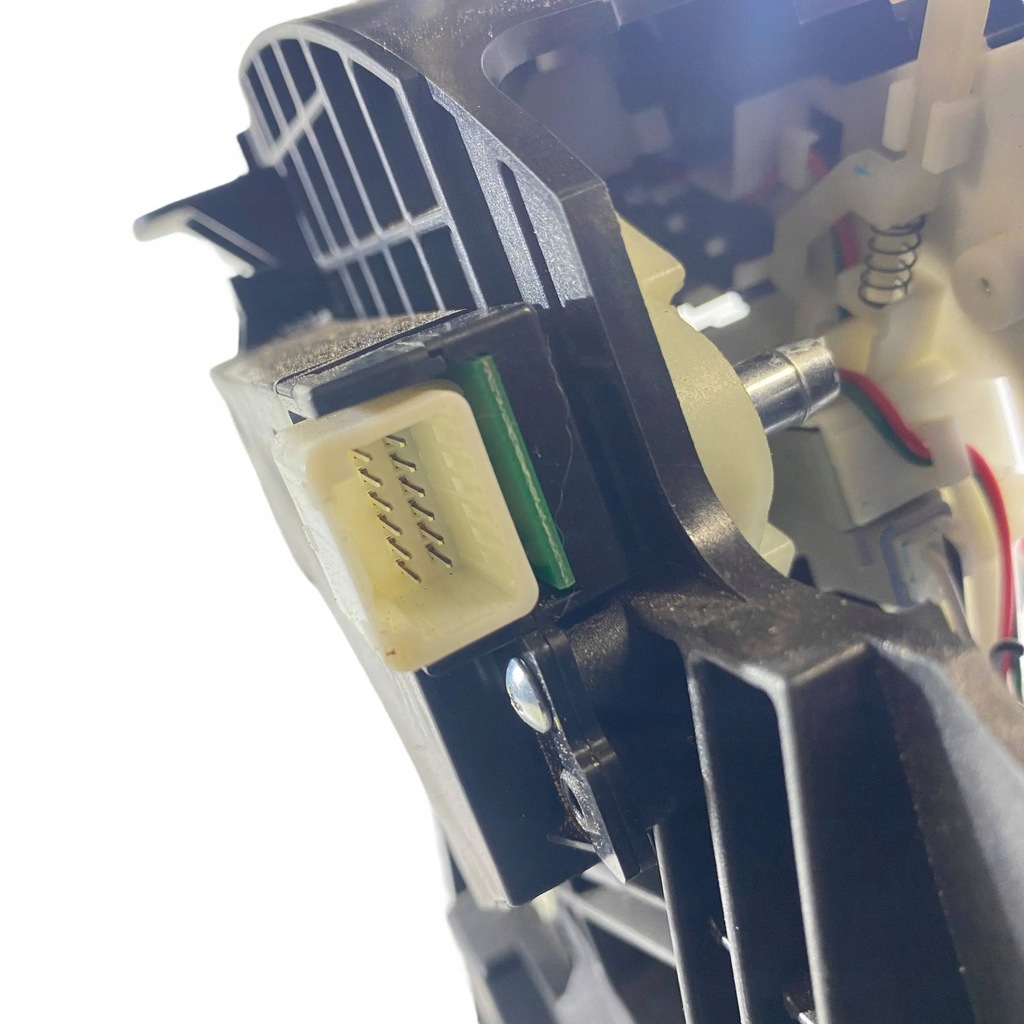 фото №7, Nissan rogue 2018 домкраты i выборник