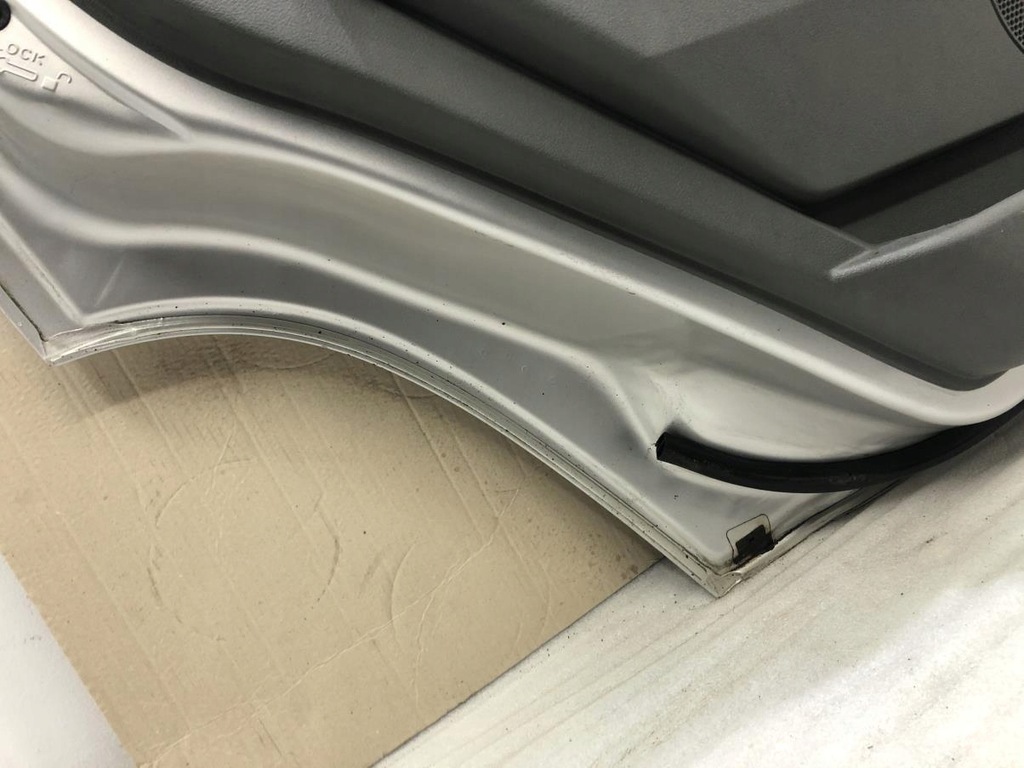 фото №14, Дверь левый задняя jeep grand cherokee wk iii