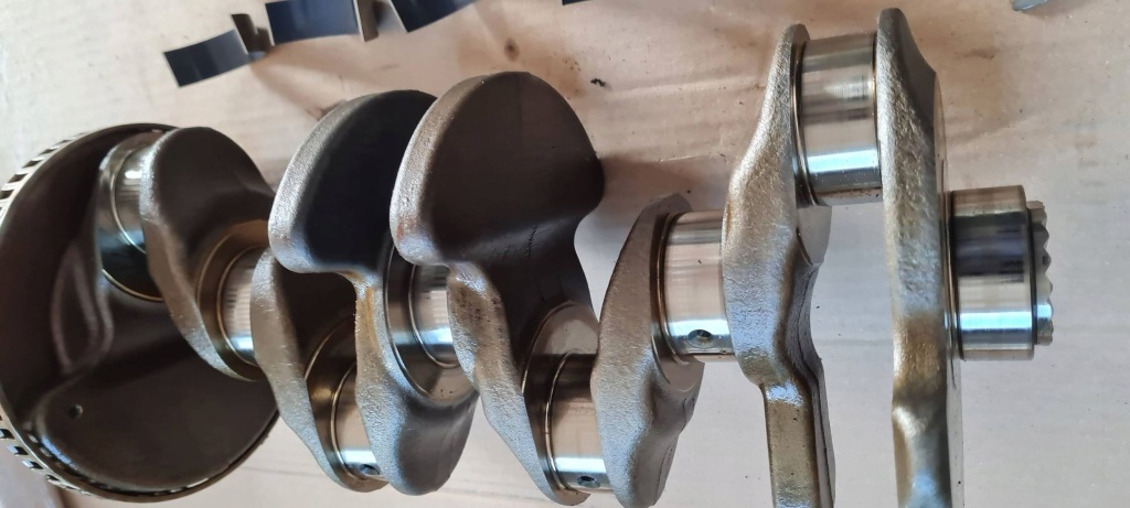 A4 b9 8w рестайлинг  wał коленчатый 2.0 tfsi 06l105101f 06lf a5 8w q5 a6 c7 Оригинал