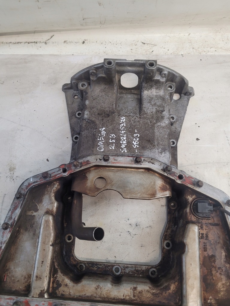 Піддон піддон масляна оригінальний номер r90400216 opel omega b 2.5b Недорого