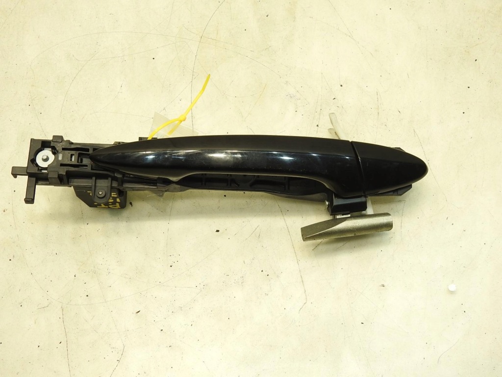 Ручка двері праві задній 212 lexus is 2 в Україні