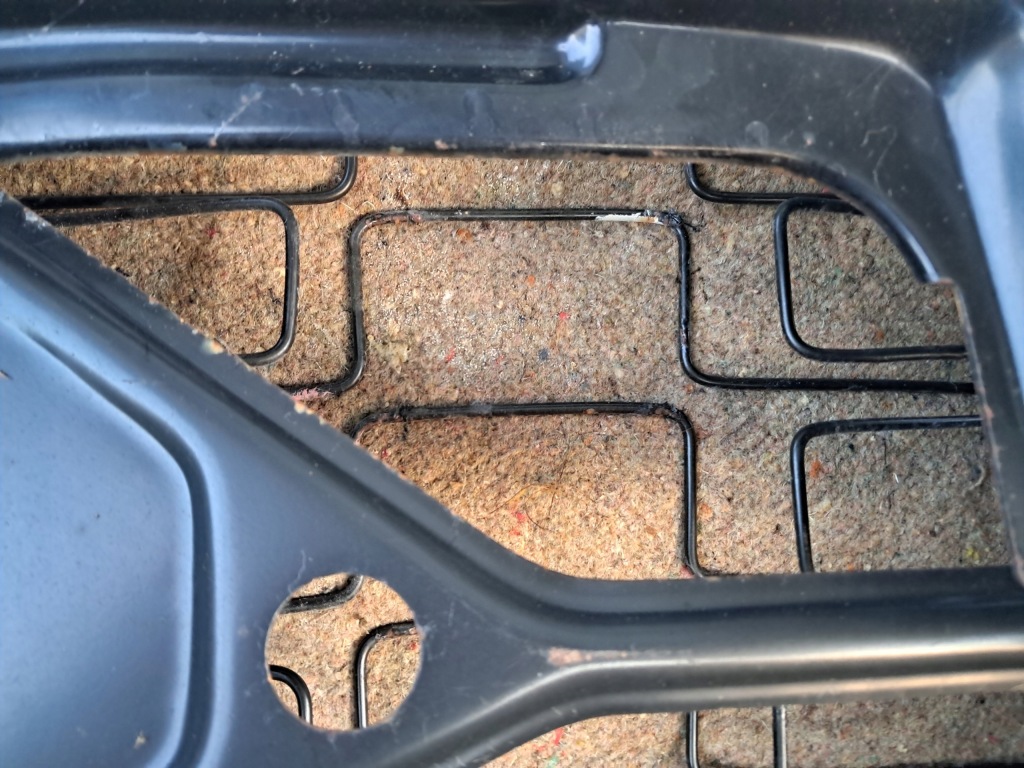 Сиденье правый mercedes w123 купе 1239100932 Киев