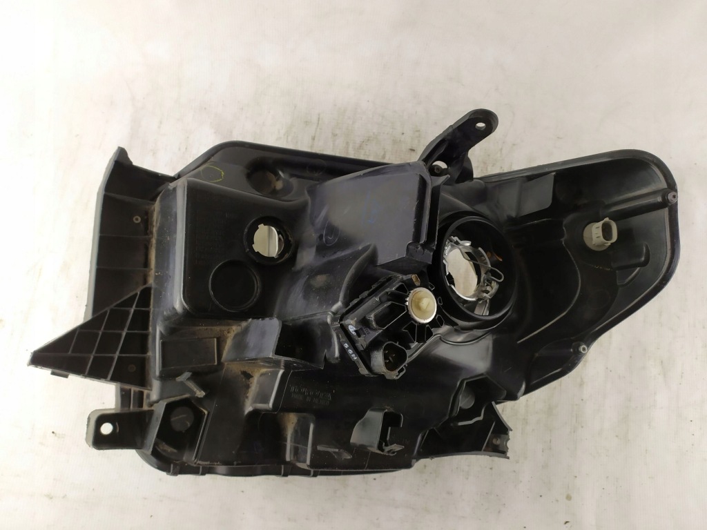 Фара правий toyota tundra 2 811100c130 Ціна