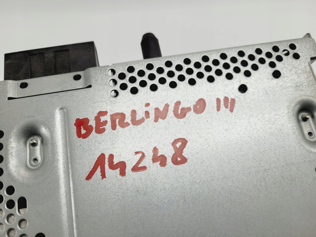 Радио радиопроигрыватель заводской citroen berlingo iii 96775574xt, #14248 Оригинал