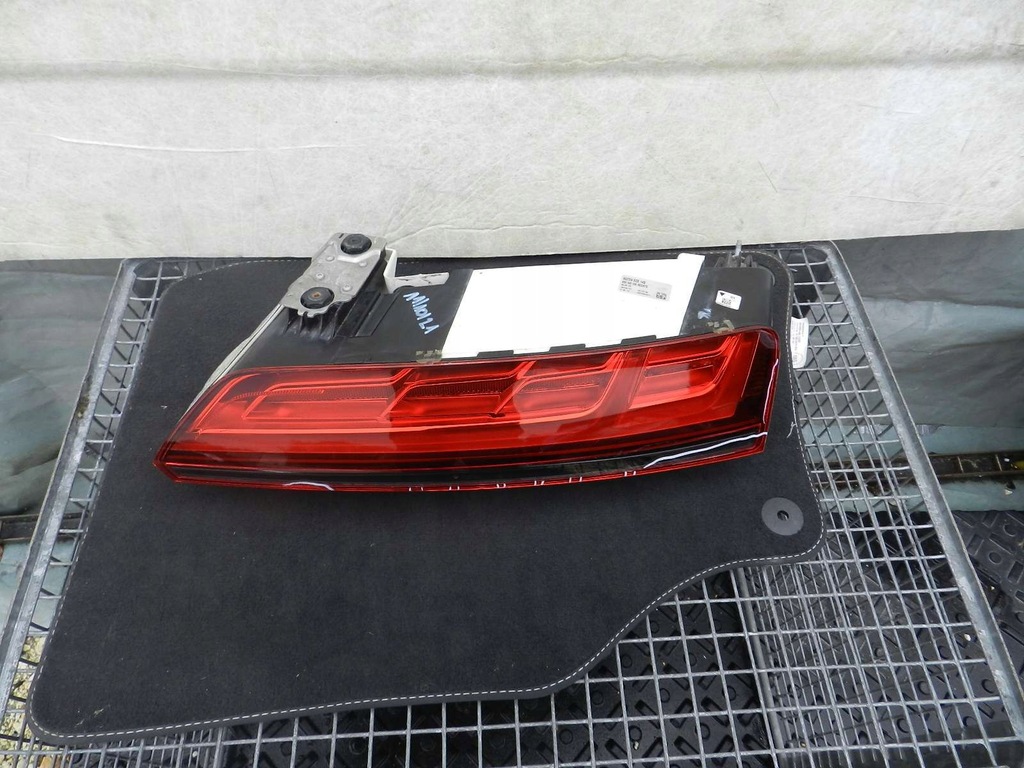 фото №2, Audi r8 4s0 15- лампа led задняя правая сторона