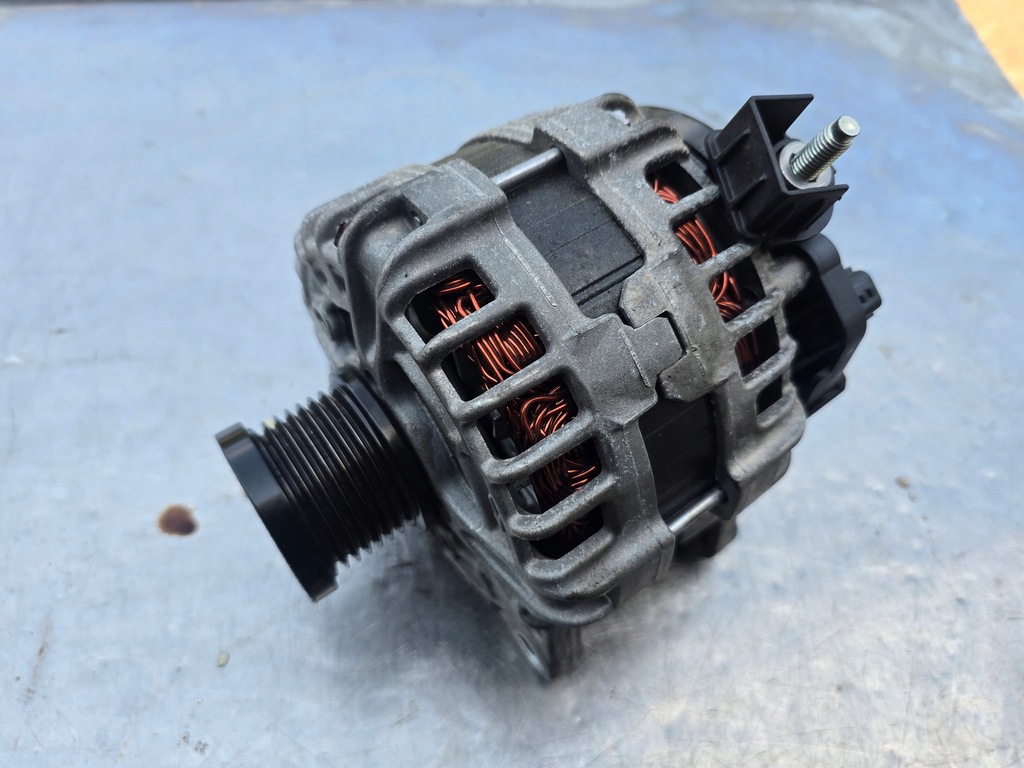 фото №1, Генератор renault clio v 5 captur ii 2 dacia 231002175r 1,0 tce