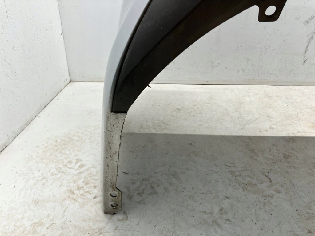 Prius iv комплектный  бампер задний задний фары комплект  без pdc 1f7 Цена