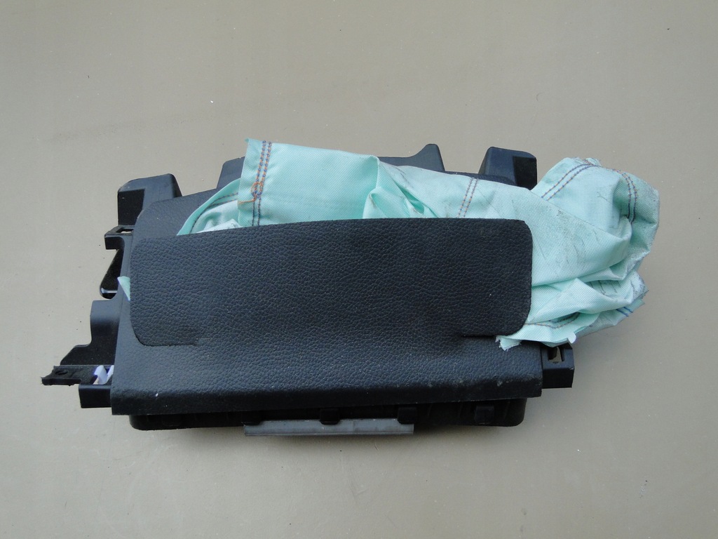 фото №1, Hyundai i40 подушка воздушная коленная