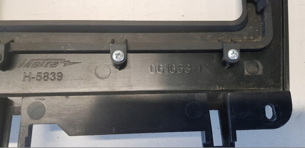 фото №4, Ford mustang 2005 -2009 панель радио рамка защита