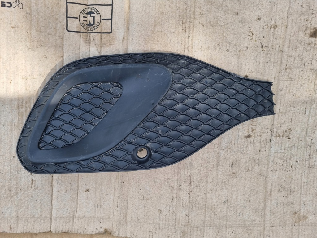 фото №1, Mercedes gla w247 решітка бампера перед права