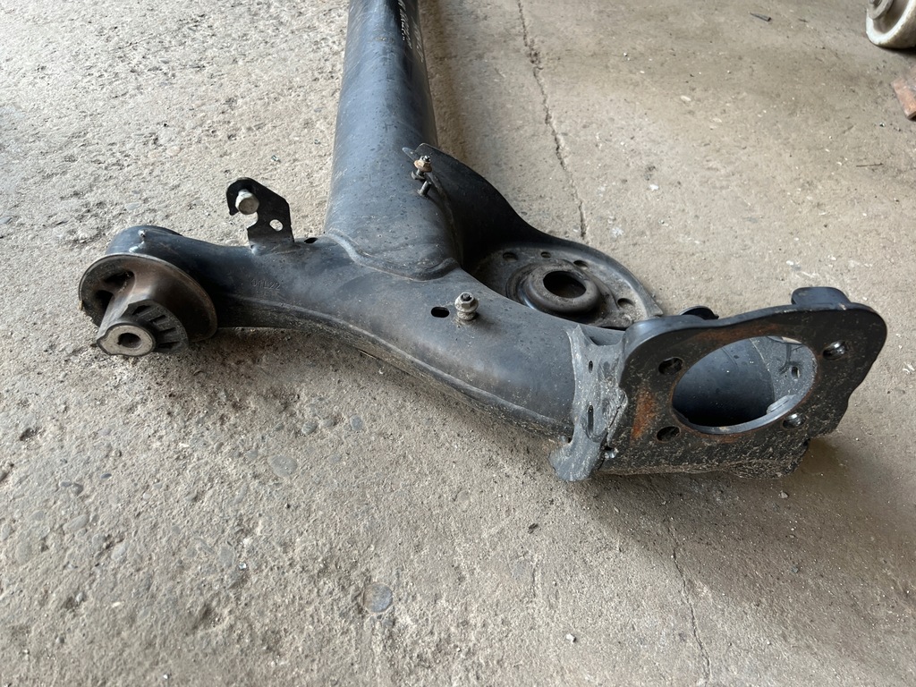 фото №5, Toyota yaris iv 4 19- oś задня балка підвіска заднього na гальмівні диски