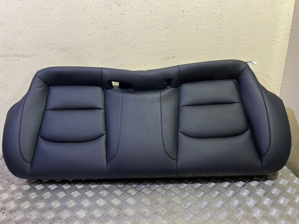 Tesla model 3 2023 сидіння задній Недорого