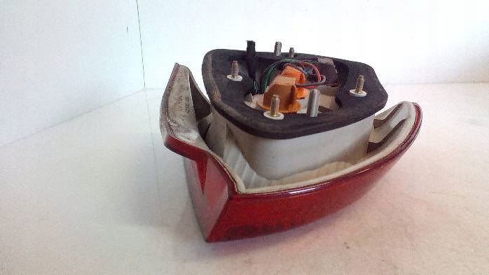 фото №8, Лампа правая задняя mitsubishi carisma 1999r.