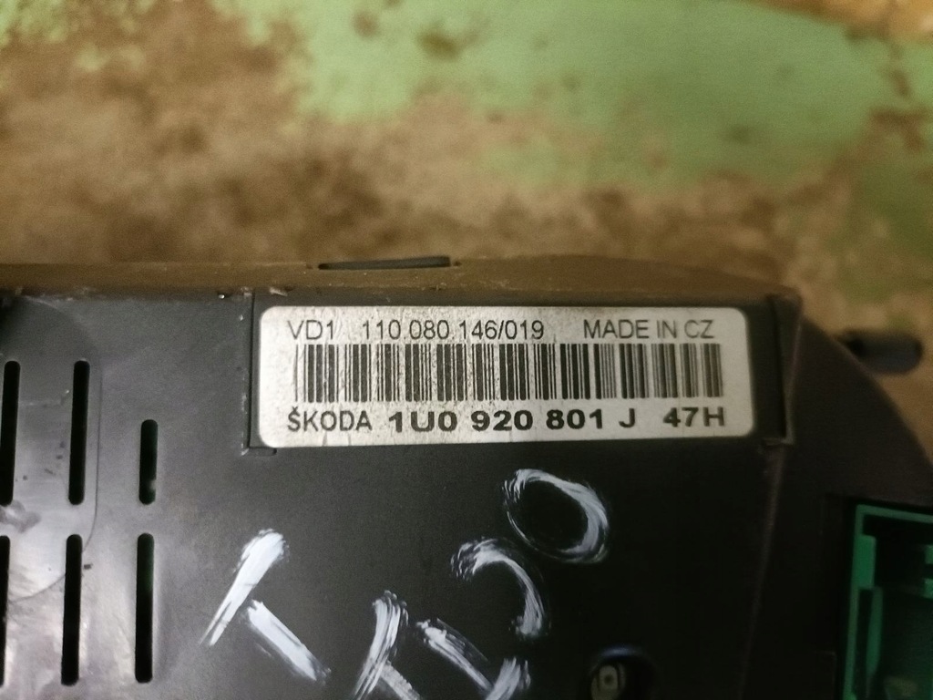 фото №8, Счетчик приборная панель octavia 1 1u0920801j