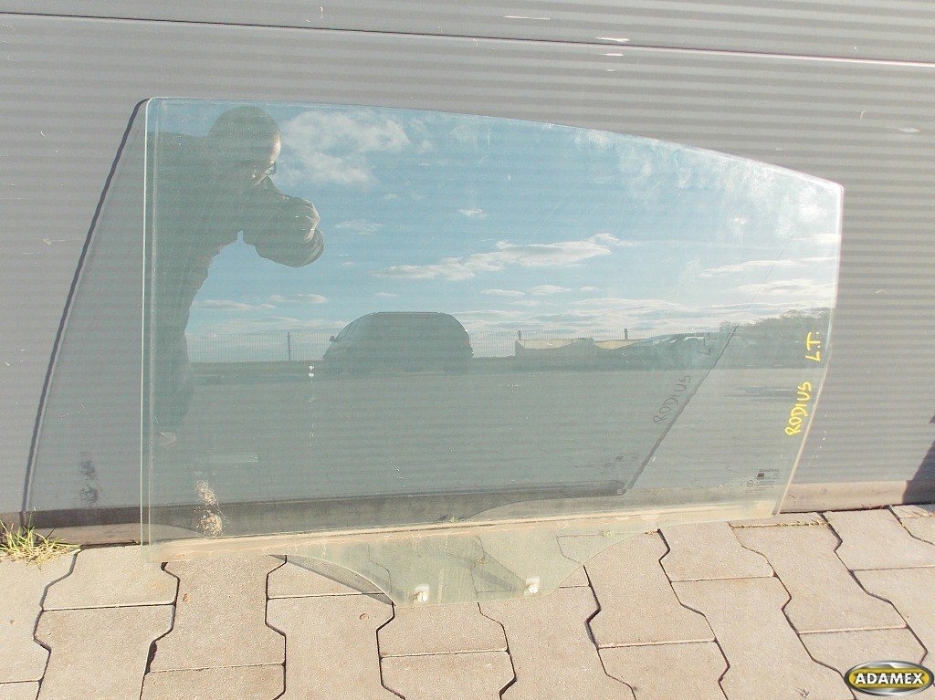 фото №2, Ssangyong rodius 2005r - стекло дверь левая задняя