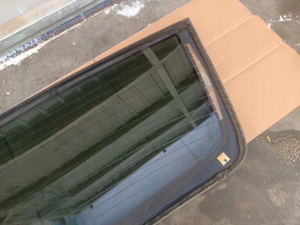 Купить Dodge challenger 3 15-23 стекло задняя подогрев америка