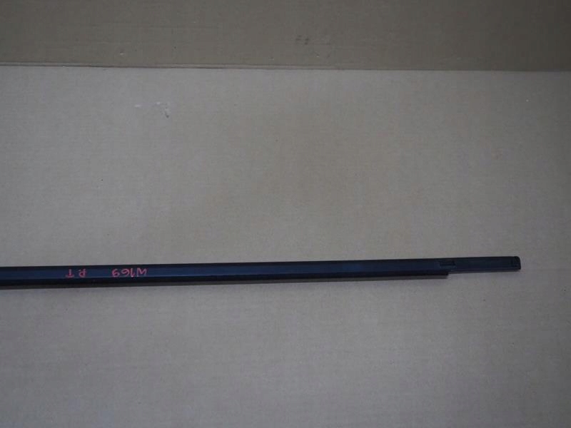 Молдинг уплотнитель parapet дверь правый задний  mercedes w169 Недорого