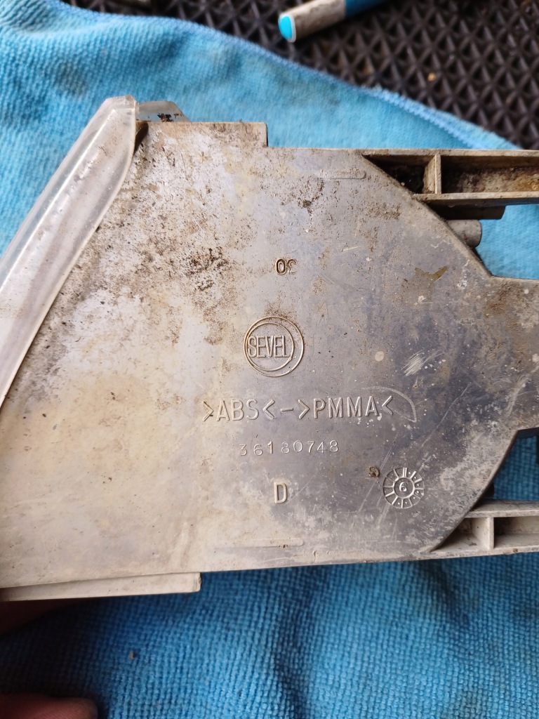 Стартер peugeot 307 1.6 d6ra572 07b2 0035 jcr valeo Доставка