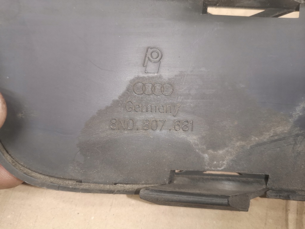 фото №7, Решётка бампера левая передняя audi tt 8n 96-04 8n0807681