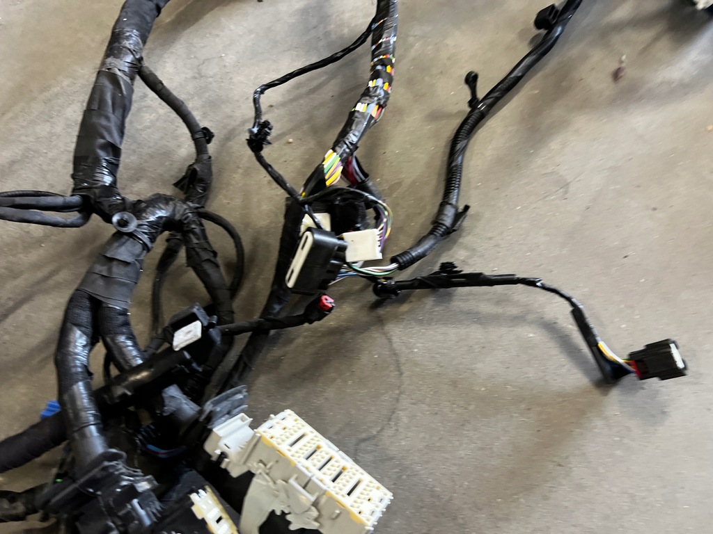 фото №7, Проводка жгут отсек двигателя ford escape mk4 1.5 eb