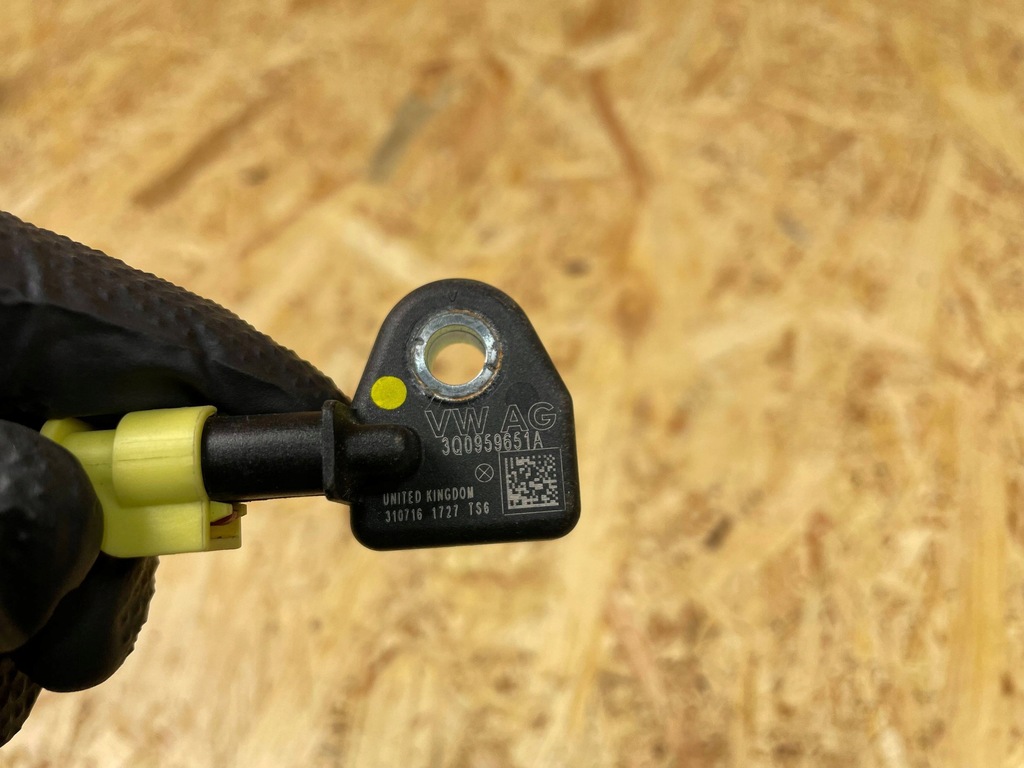фото №9, Датчик удара ударный штекер vw skoda seat audi 3q0959651a