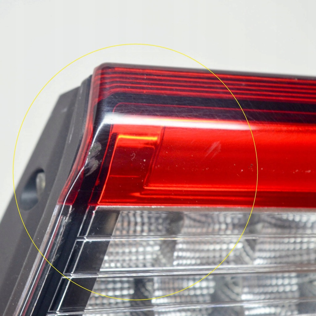 фото №7, Maserati ghibli 2015 правая сторона лампы задний крышки багажника