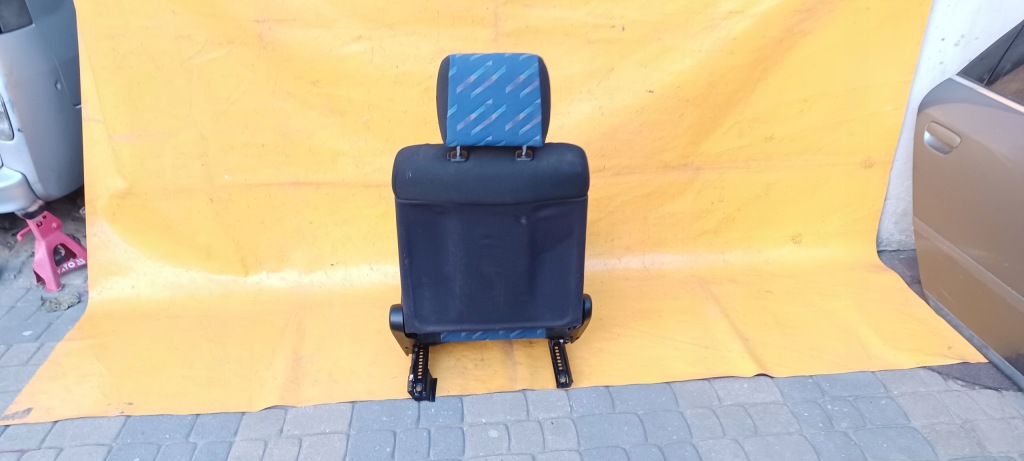 Сиденье левое  перед mercedes w202 95-00r niebiesko чёрный . с Разборки