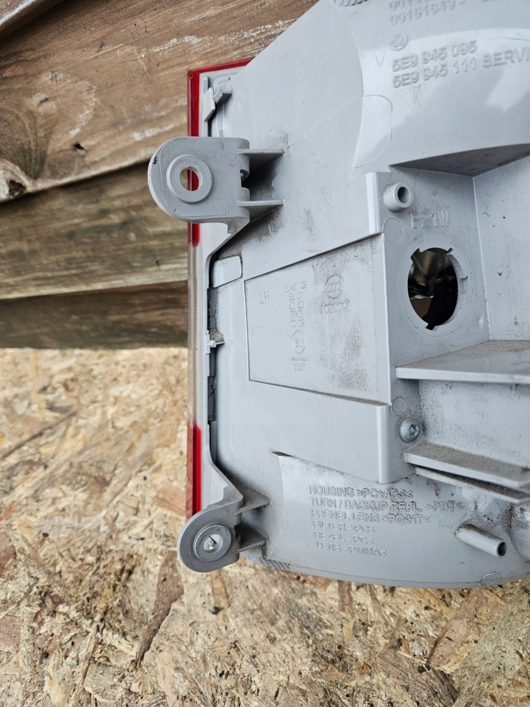 Купить Лампа левая задняя skoda octavia 3 iii 5e9945095