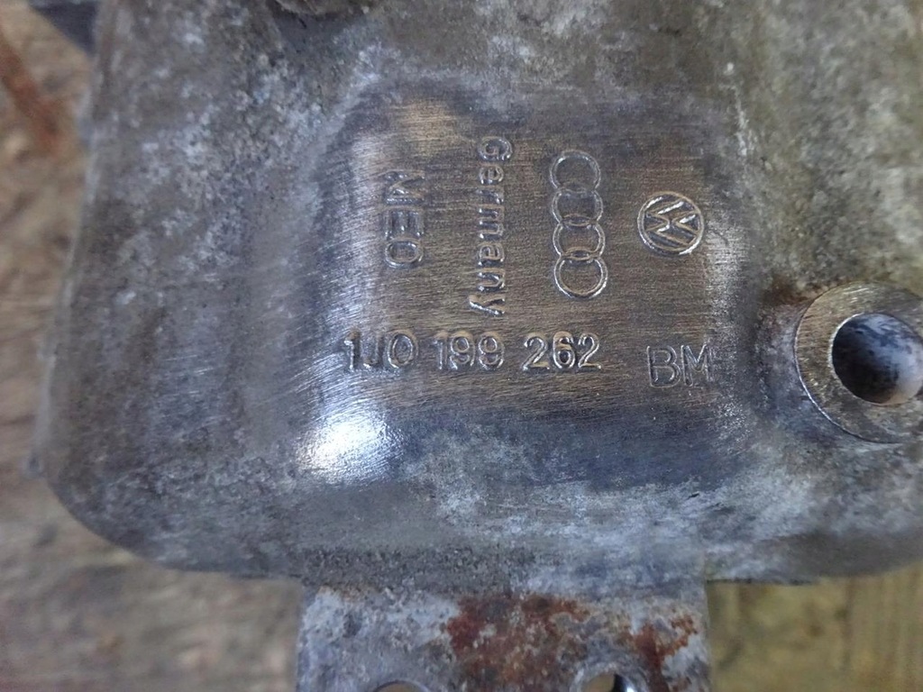 фото №7, Audi a3 s3 8l tt 8n golf iv 1.8t 1.8 turbo подушка двигателя 1j0199262bm