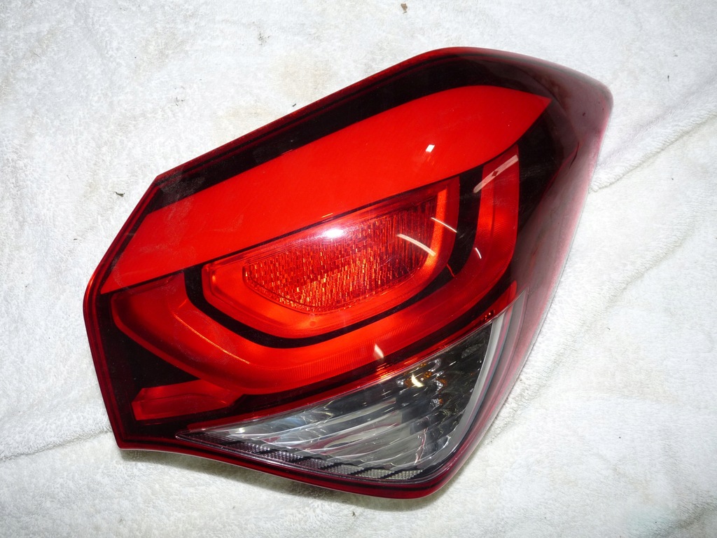 фото №1, Hyundai i20 ii лампа задня задня права 15-19r 92402c8000