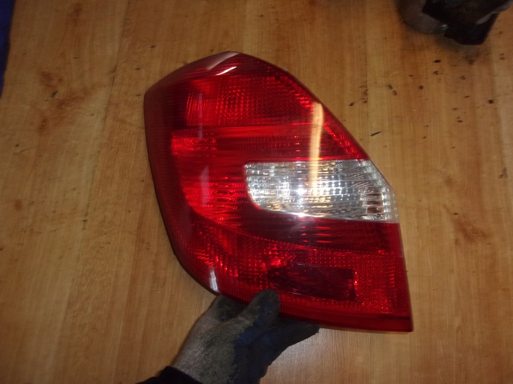 фото №1, Skoda fabia ii лампа ліва задня kombi europa lift