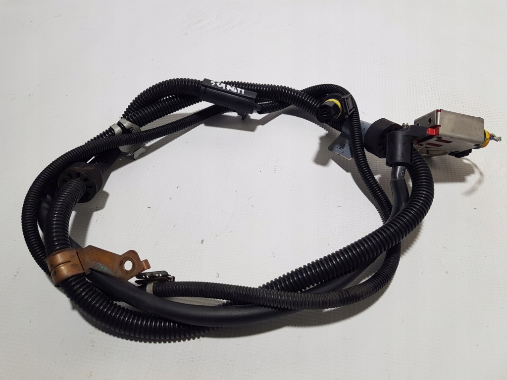 Купити Клема плюсова шланг mercedes w212 cls w218 2124405613