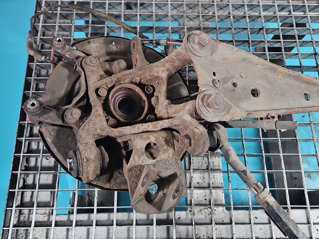 фото №6, Ступиця колеса задня поворотний кулак toyota rav4 iii 2.2