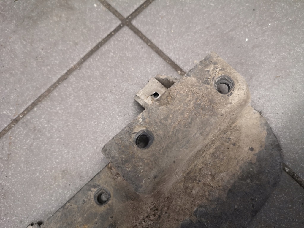 фото №5, Брызговик спойлер левый задняя audi a6 c6 4f0853833