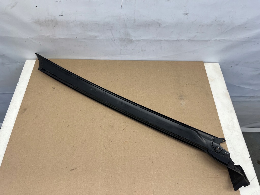 фото №5, Range rover velar молдинг стекло лобовое правая