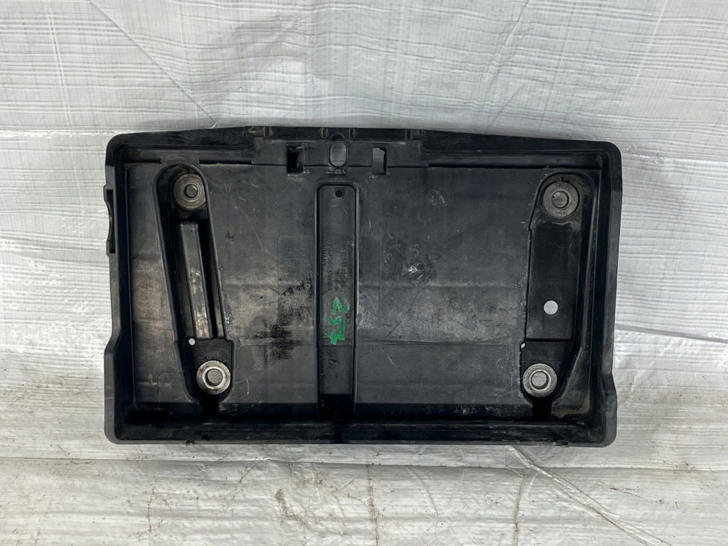 фото №1, Mercedes cls 257 основание аккумулятор a2056201302