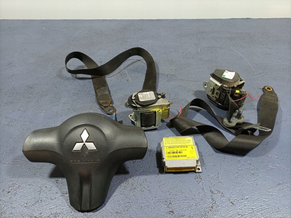фото №10, Mitsubishi colt mk6 z30 панель приладів приладова панель приладів подушки безпеки ремені eu