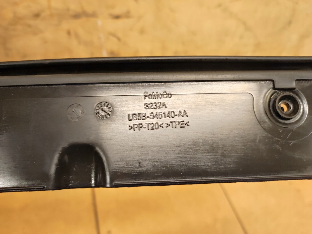 фото №7, Защита молдинг петля крышки багажника правый задняя explorer vi 6