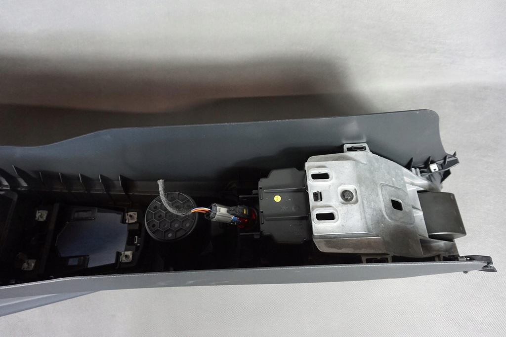 фото №10, Туннель подлокотник audi tt 8s 8s1863241e