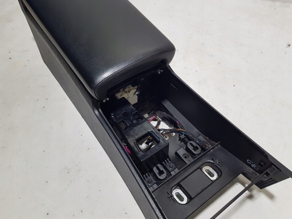 Туннель средний подлокотник mercedes slk slc r172 w172 Оригинал