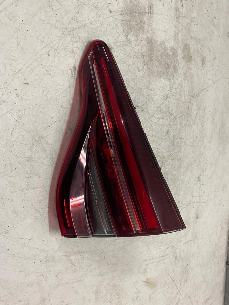 фото №1, Renault clio v лампа правый задняя led hb 265504450r