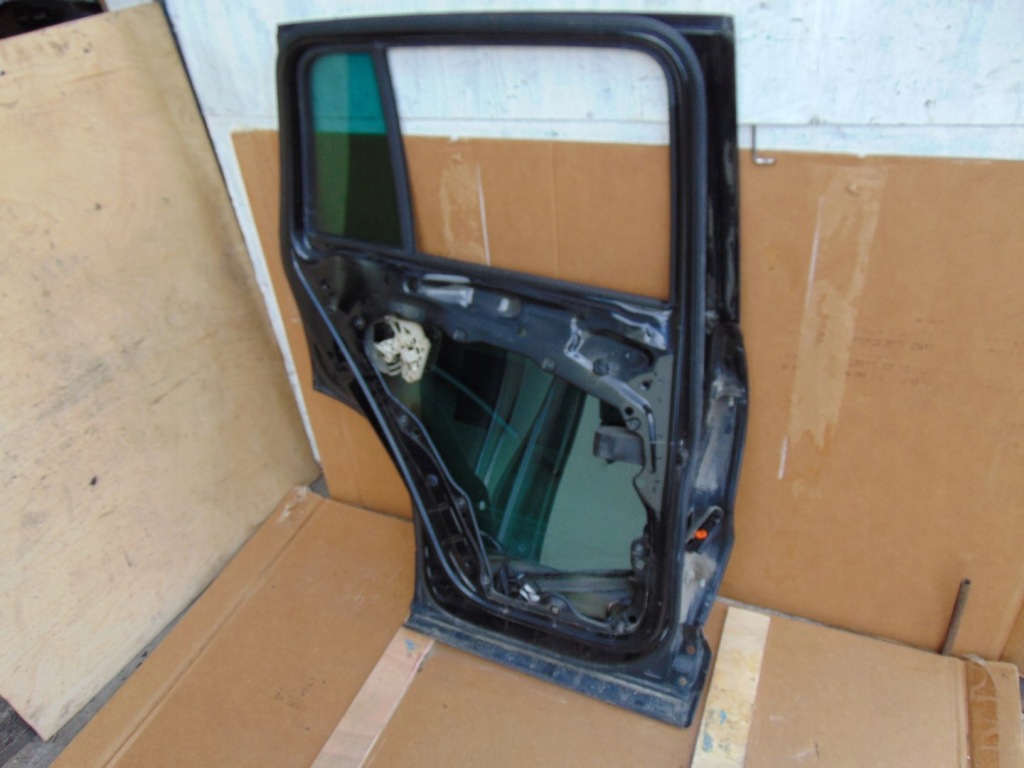 Двері лівий задня vw tiguan 1 r-line lc9x в Україні