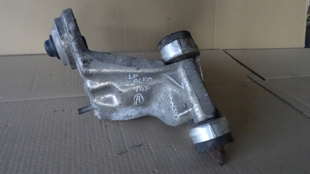 фото №1, Alfa romeo 147 рычаг левый перед