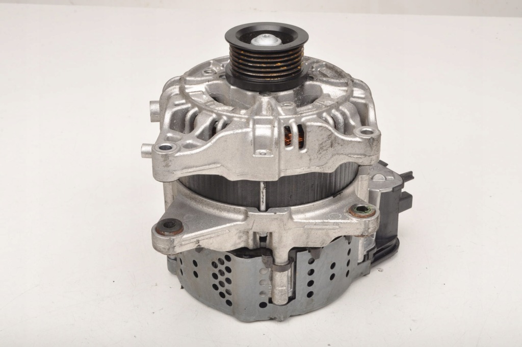 Ford fiesta mk8 1.0 12v ecoboost 125km генератор l1ta-11238-bc Недорого