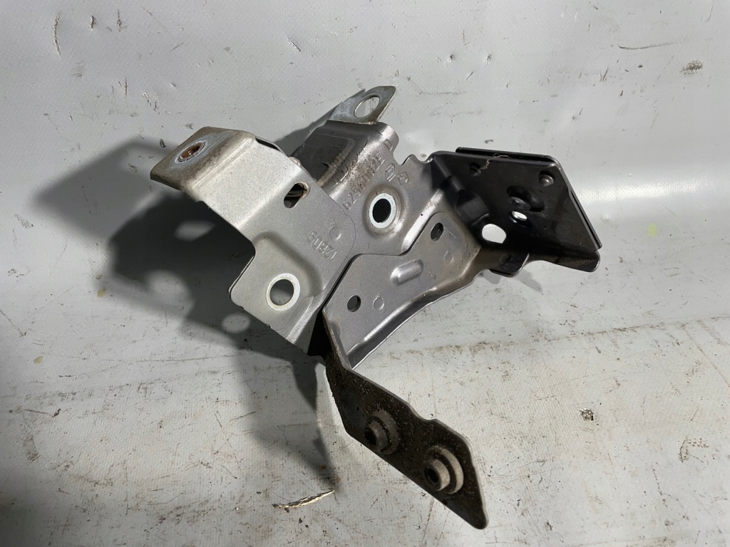 фото №1, Кронштейн кронштейн крыла renault megane iii 6256002e !