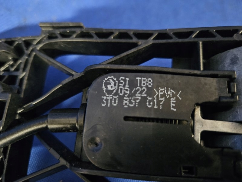 фото №11, Замок дверь правый задняя skoda kamiq 7pin