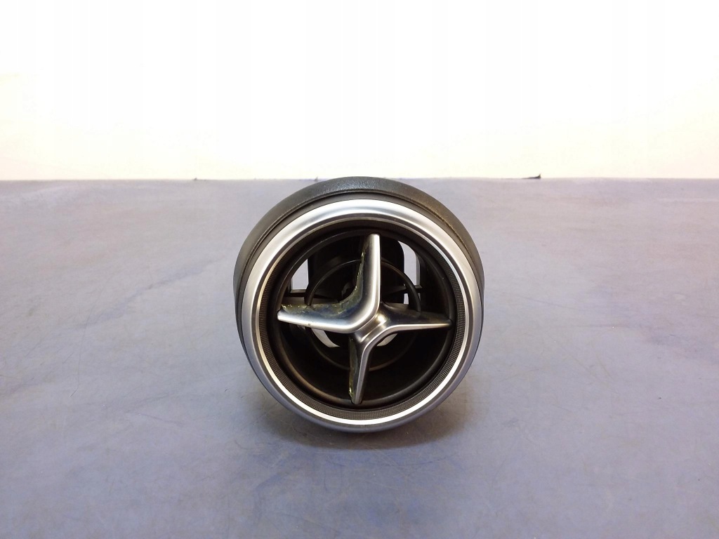 фото №1, Mercedes a w176 решётки обдув воздуха левая